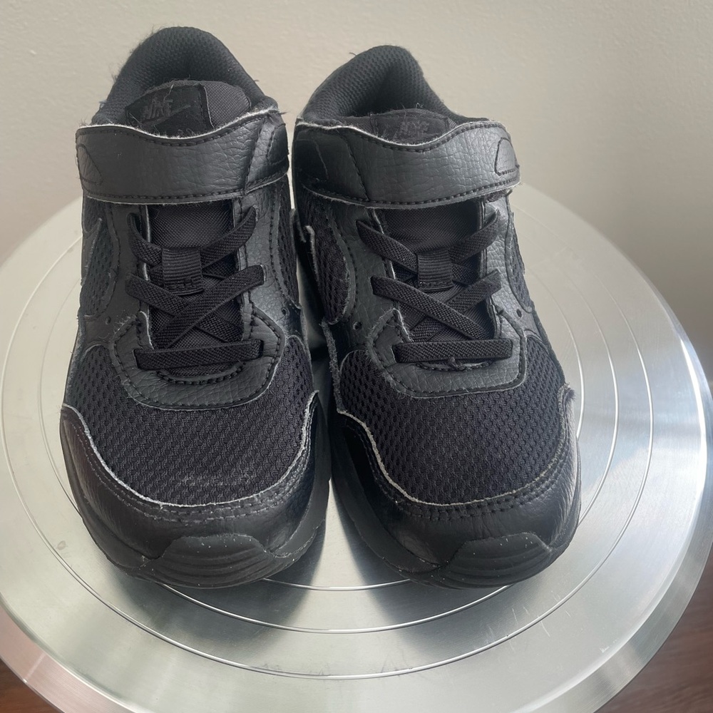 Nike Black Sneakers Breathable Low-Top